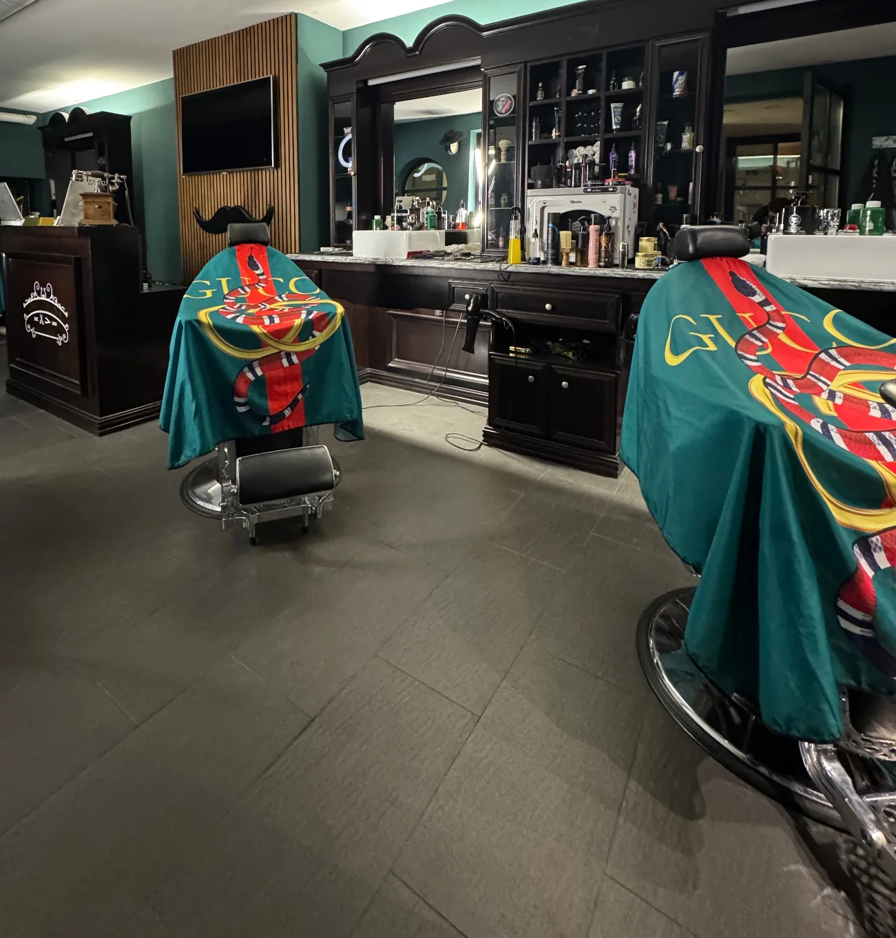 Die Barber-Stühle im Gentlemen’s Studio